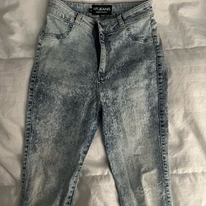 Women’s Fit Jeans size small for sale!